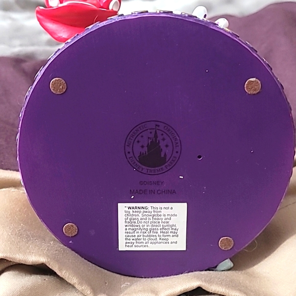 Minnie Mouse snow globe statue Disney - Picture 7 of 10